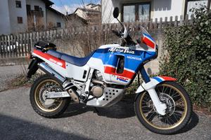 Moto Honda Africa Twin rd 650