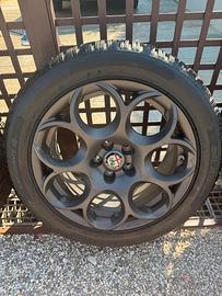 Gomme  invernali + Cerchi ALFA GIULIA 225/50/17