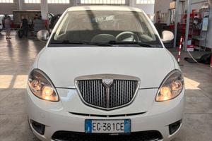 Lancia y