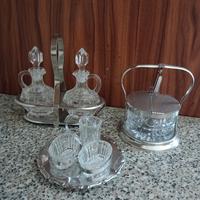 Set vintage in vetro inciso e metallo – decanter, 