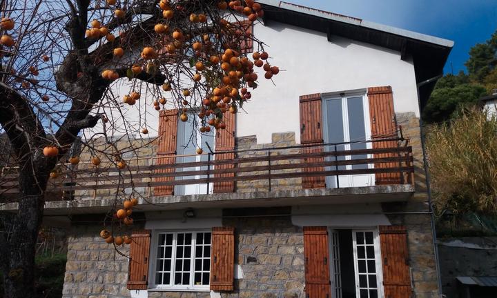 Villa con giardino sulle alture di Sanremo