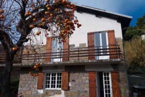 Villa con giardino sulle alture di Sanremo