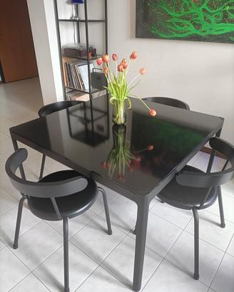 tavolo quadrato con piano in vetro (no sedie)