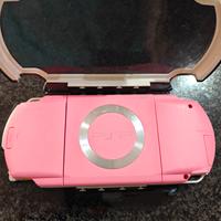 PSP Pink edizione limitata più 2 giochi 
