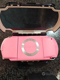 PSP Pink edizione limitata più 2 giochi 