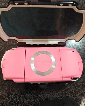 PSP Pink edizione limitata più 2 giochi 