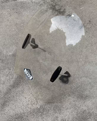 Cupolino/parabrezza trasparente per moto