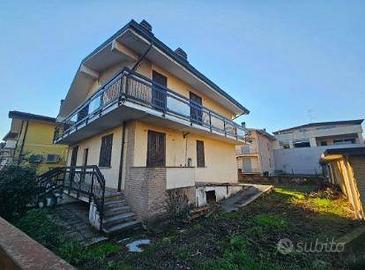 Immobile in asta di 366 m² con più di 5 locali e b