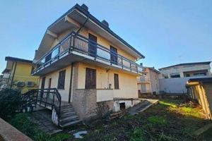 Immobile in asta di 366 m² con più di 5 locali e b