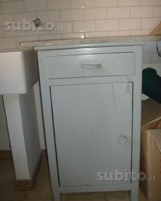 Comodino economico con piano in marmo