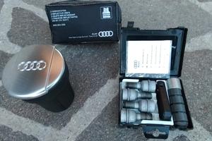 Bulloni, bicchierino e gilet audi q3 