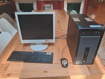 HP pro desk 400 con monitor, mouse, tastiera
