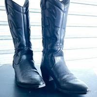 Stivali texani neri – stile cowboy super trendy