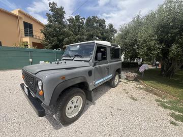 Land rover defender