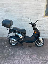 Peugeot scooter