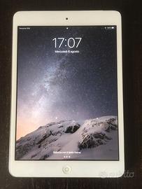 CO004 - Apple – iPad – Model A1490 – bianco