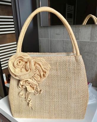 Borsa in paglia con fiore