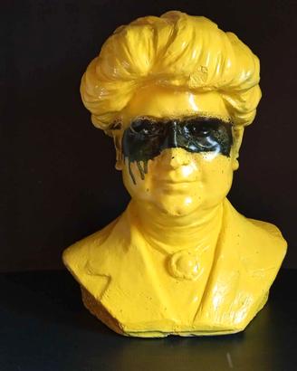 Busto in gesso Maria Montessori arte contemporanea