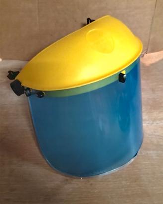 Visiera giardino cuffie e ginocchiere