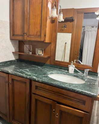 Arredamento bagno - mobili di falegnameria