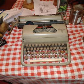 macchina  da scrivere  anni 40/50