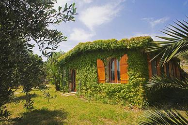 Villa con giardino vicino al mare