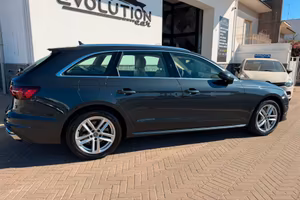 Audi A4 Avant 30 TDI/136 CV S tronic