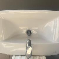 lavabo rettangolare Ideal Ceramica.