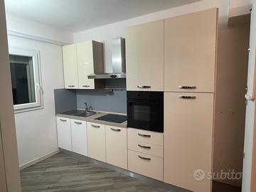 Cucina lineare avorio