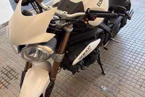 Moto Triumph