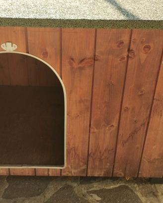 Cuccia per cani taglia media in legno massello