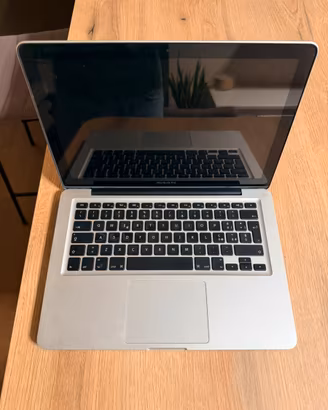 Apple macbook pro 13”