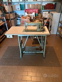 Macchiana da cucire professionale Necchi serie 600