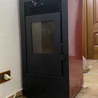 Stufa a pellet praticamente nuova