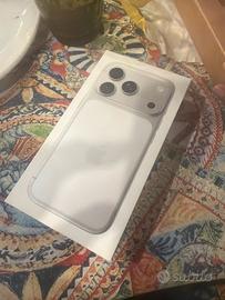 iphone 17 pro 256Gb argento