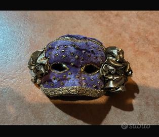 Maschera veneziana viola e dorata
