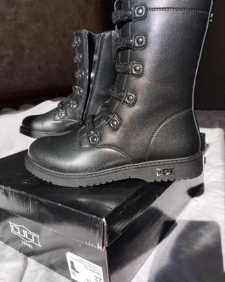Cult Young Anfibi in Pelle Nera 