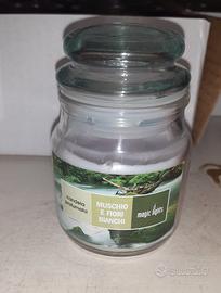 Candela profumata muschio e fiori bianchi🌸