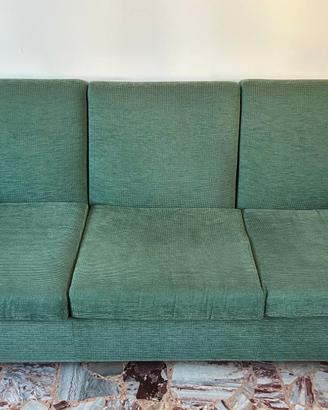 DIVANO LETTO CON RIVESTIMENTO IN TESSUTO VERDE