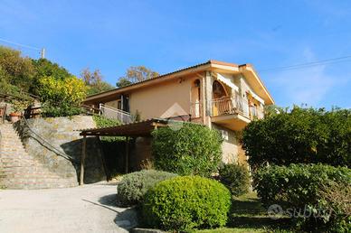 VILLA SINGOLA A ISPANI