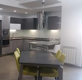 Tavolo Akil Midj design Studio Kappa come nuovo