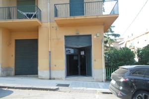 Locale artigianale/commerciale in V/le Sicilia
