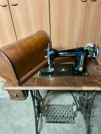 Tavolino Singer - macchina da cucire Everest