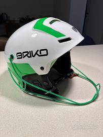 Casco con mentoniera