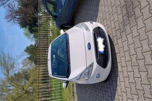 FORD KA PICCOLA UTILITARIA