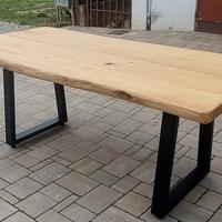Tavolo in castagno con gambe in ferro 