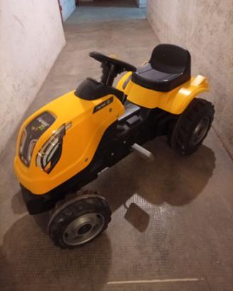 Trattore a pedali chicco
