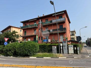 2 LOCALI A VIMERCATE