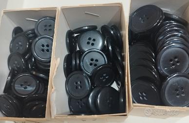 Bottoni 4 fori 