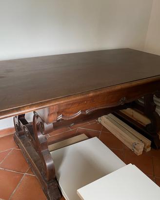 Tavolo in legno massello